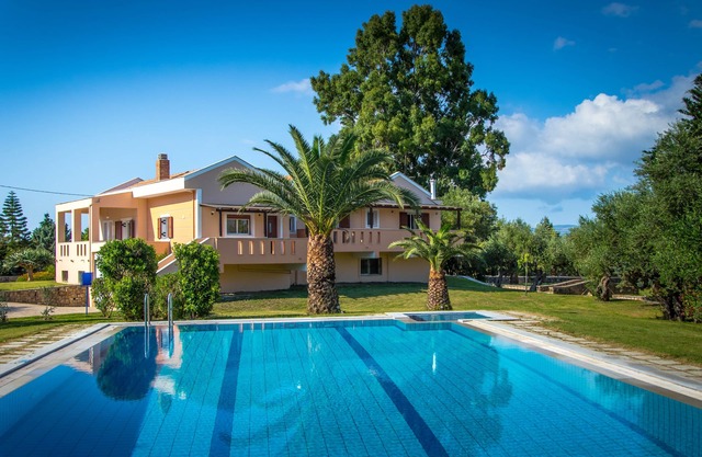 Luxury 4 bedroom Villa with private pool and kids pool.