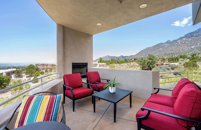 ‼️Luxury 4BR Retreat w/Mountain views