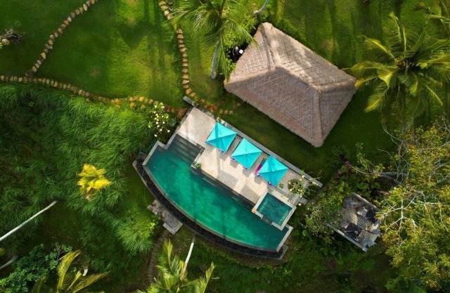 Luxury 5 Bedroom Villa near Balian Beach