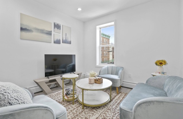 Luxury and Spacious Apt Next to the Astoria Park