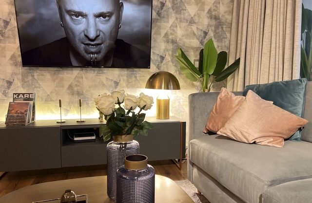 Luxury apartment 34th floor luxury district.