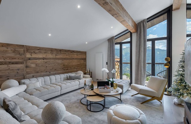 Luxury Apartment in Courchevel Village - 11 people, 4 bedrooms, parking, fireplace, cleaning included