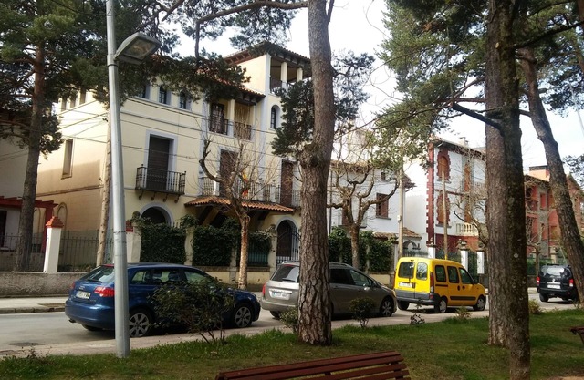 Luxury apartment in Jaca with garage. Wifi. Beautiful views