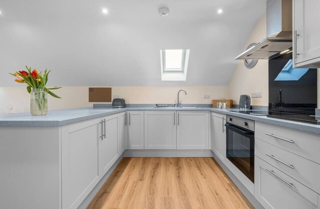 Luxury Apartment in Stockton, sleeps 4, Free WIFI