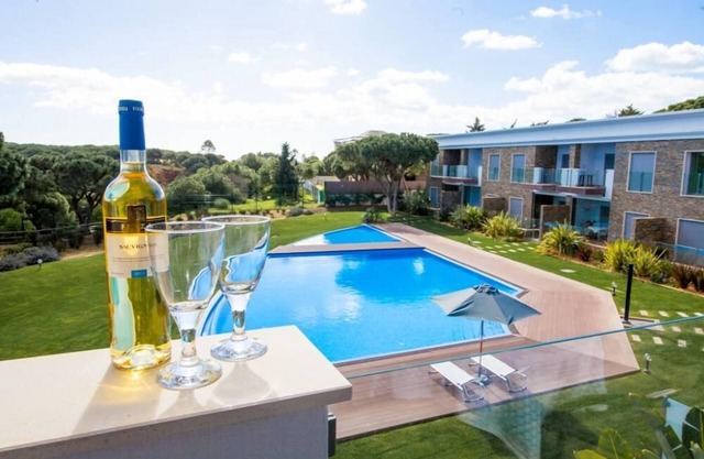 Luxury apartment, internet, air conditioning and pool