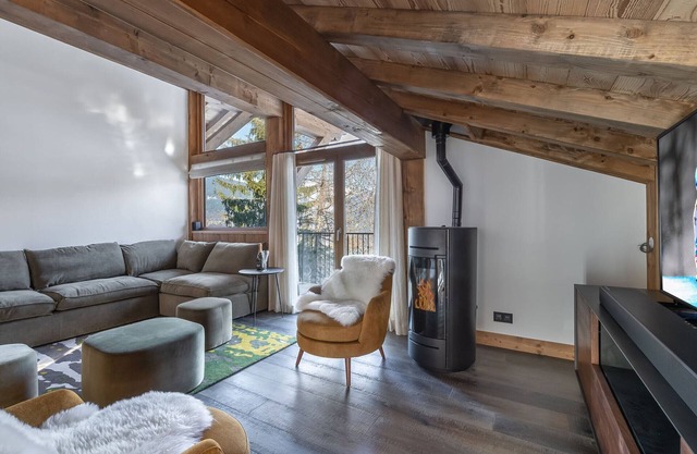 Luxury Apartment Near Pistes with Hammam, Parking, and Ski Room