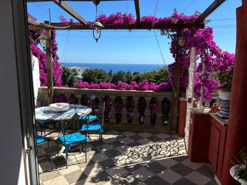 LUXURY APARTMENT "VILLA POMPEIANA" in VIA CAMERELLE CON TERRAZZA VISTA MARE
