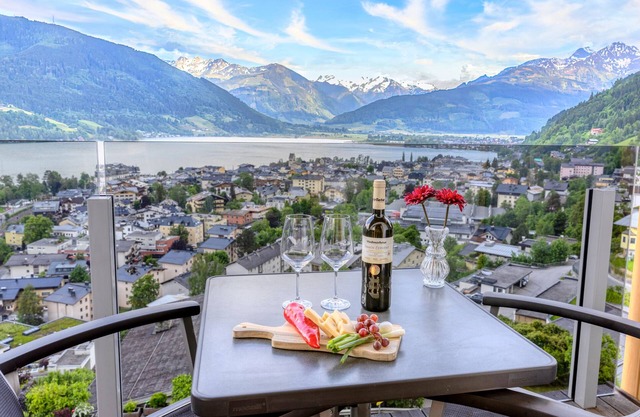 Luxury apartment with breathtaking views over the lake, steam sauna, big terrace