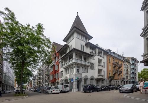 Luxury Apartments by Livingdowntown