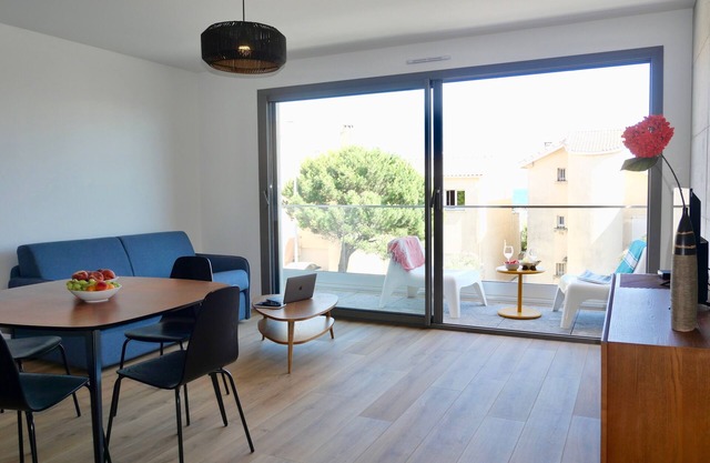 Luxury appartements 40m away from a large sand beach