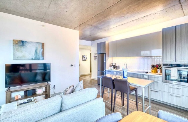 Luxury Apt Kendall Sq with Amenities