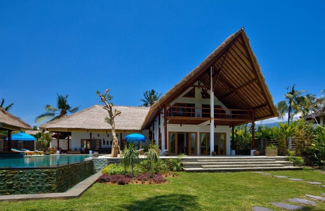 Luxury beach villa with 5* care by our amazing staff!