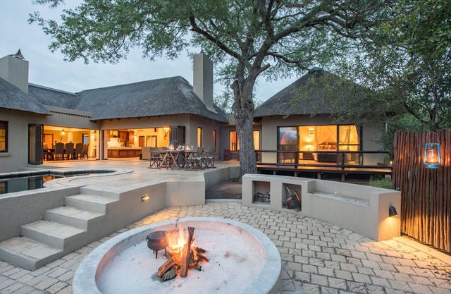 Luxury bush villa in an exclusive wildlife estate near Kruger Park