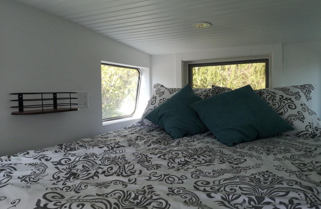 Luxury Caboose in Rhododendron Forest