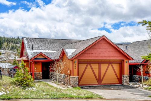 Luxury Chalet #200 With Hot Tub & Great Views - 500 Dollars Of FREE Activities & Equipment Rentals Daily