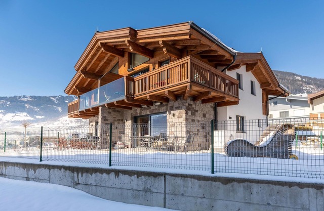 Luxury chalet with garden and wellness