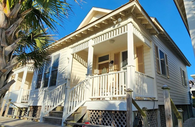 Luxury Clean House Sleeps Families of 9 Steps from Ocean Atlantic Beach & Pool