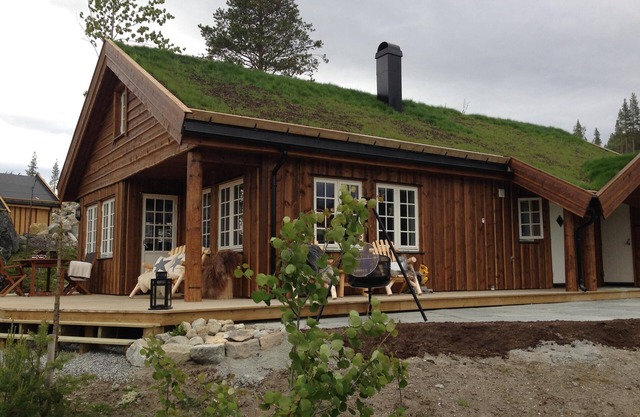 Luxury cottage with panoramic views. Proximity to summer and winter activities.