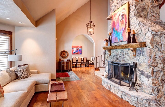 Luxury, dog-friendly home with private hot tub, and unparalleled views