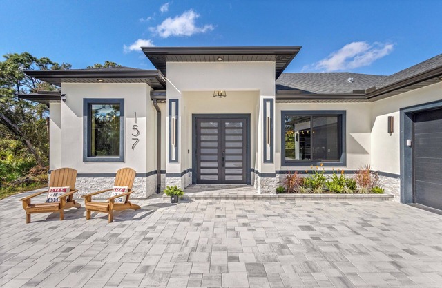 Luxury Eco-Friendly Vacation: Near Mineral Springs & Beaches.