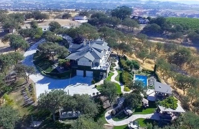 Luxury Estate In Paso Robles. Treat Yourself To Excellence!