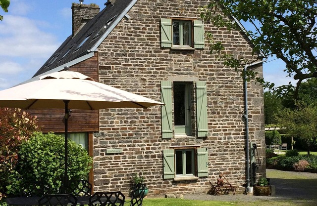 Luxury Family Farmhouse, Pool and Games Room. Perfect for DDay, Mont st Michel