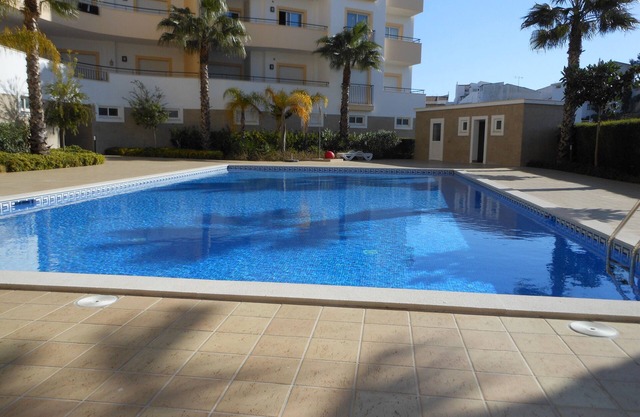 LUXURY FULLY FURNISHED TOP FLOOR 2 BEDROOM PENTHOUSE FINISHED TO A HIGH STANDARD