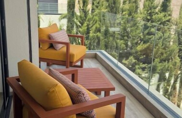 Luxury golf villa with heated pool-near center