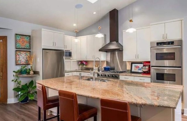 Luxury Greenwood Village Hot Tub Theater Sauna Chef's Kitchen Parks