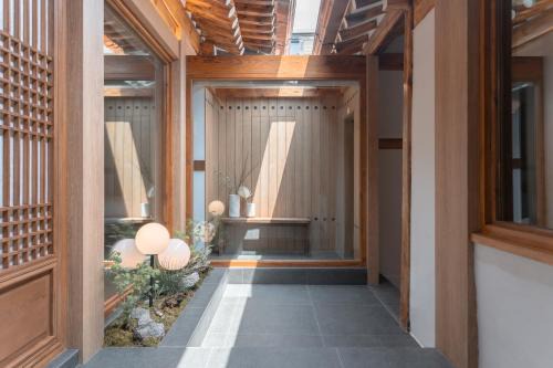 Luxury Hanok Graceful Haven