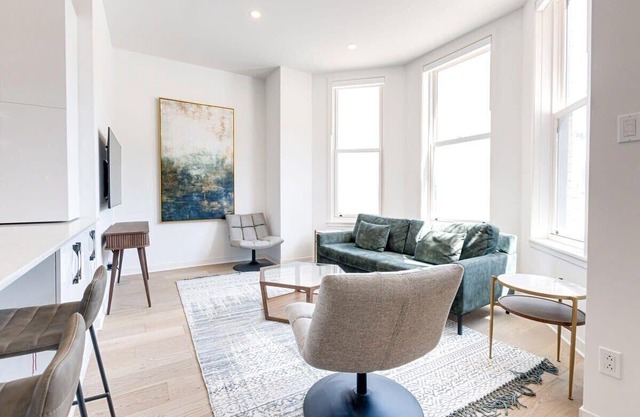 Luxury & High-End 1BDR w/AC Perfect Location - B1
