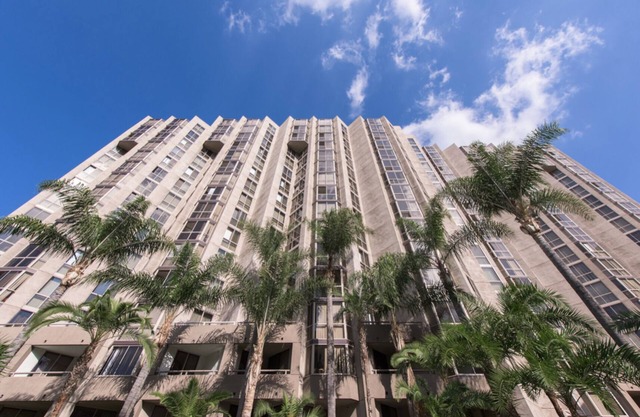 Luxury High-Rise in the heart of Los Angeles