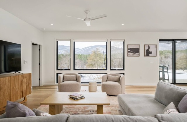 Luxury Home w/Mountain Views, Hot Tub, EV Charger, Play Equipment