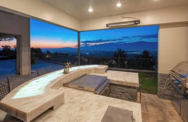 Luxury House/City View/Village
