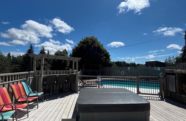 Luxury House in the Cavendish Area with Pool, Hot Tub and Air Conditioning