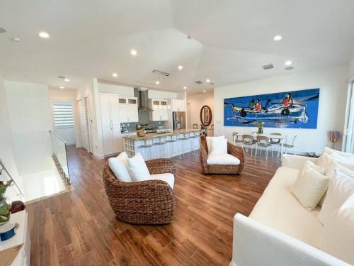 Luxury Key Largo Ocean View Pool Jacuzzi Home with Boat Slip