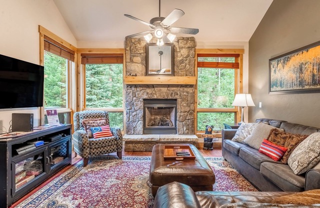 Luxury Keystone Townhome w/Gorgeous Views from Two Private Balconies!