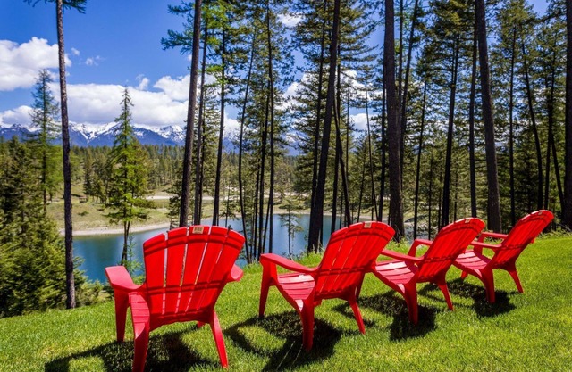 Luxury Lake View House: 15 acres of trails, 3 ponds, Now Open 5.31.26-6.19.26