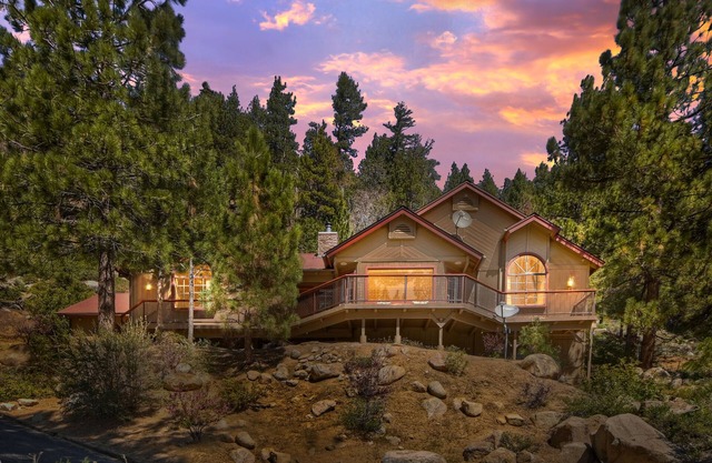 Luxury lakefront home in Big Bear w/spectacular lake views, AC, EVC & generator!