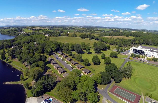 Luxury lakeside Self Catering Cottages
