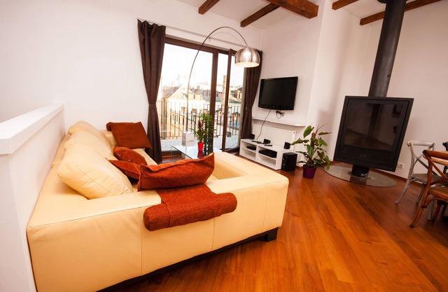 Luxury Loft 2BR, 2BA Penthouse Apartment with Terrace in Prague Old Town