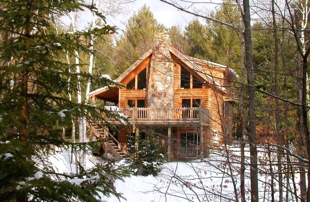Luxury Log Home,WiFi, Privacy,Pond,stream,waterfall - 10 minutes to Okemo
