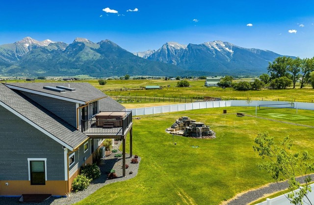 Luxury Mission Valley Retreat - Views, Firepit, Game Room, Hot Tub, Sleeps 16