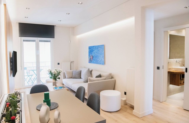 Luxury Modern Apt near Acropolis and 350 mt from Metro Station