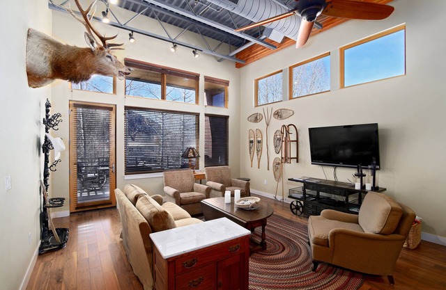 Luxury Mountain Loft in the heart of Eagle Ranch