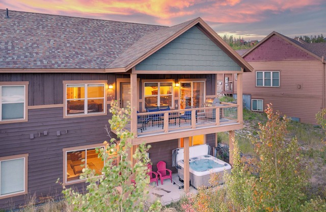 Luxury Mountain Villa 106 I Private Hot Tub I Great Views I Best Price I Discounted Attractions