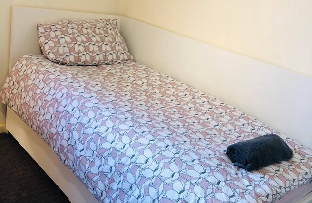 Luxury New Nott’m Rd studio/free parking/NearCity