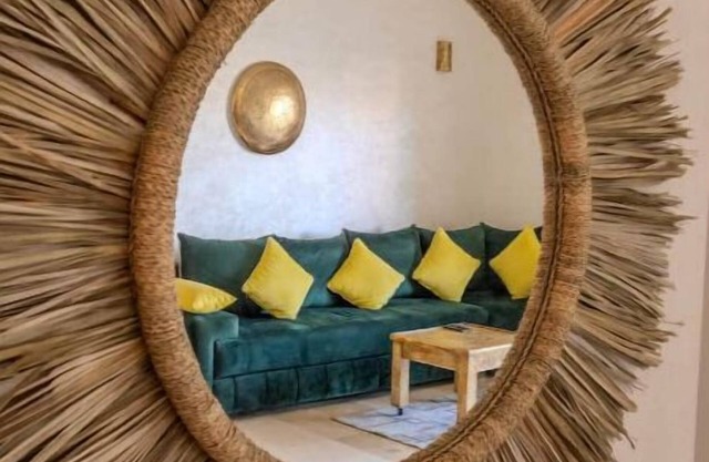 Luxury Oasis : 2 Bedroom Pool & Balcony