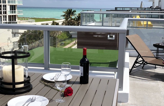 Luxury Oceanfront Beach Villa in Hollywood