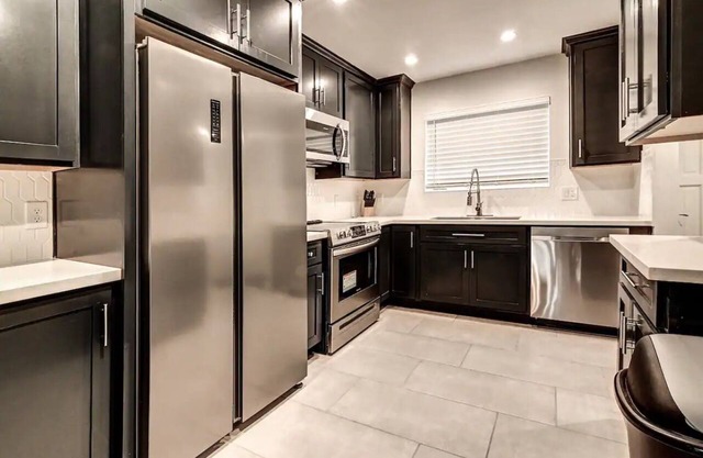 Luxury Old Town Scottsdale Townhome by Fashion Square Heated Pool BBQs Walkable